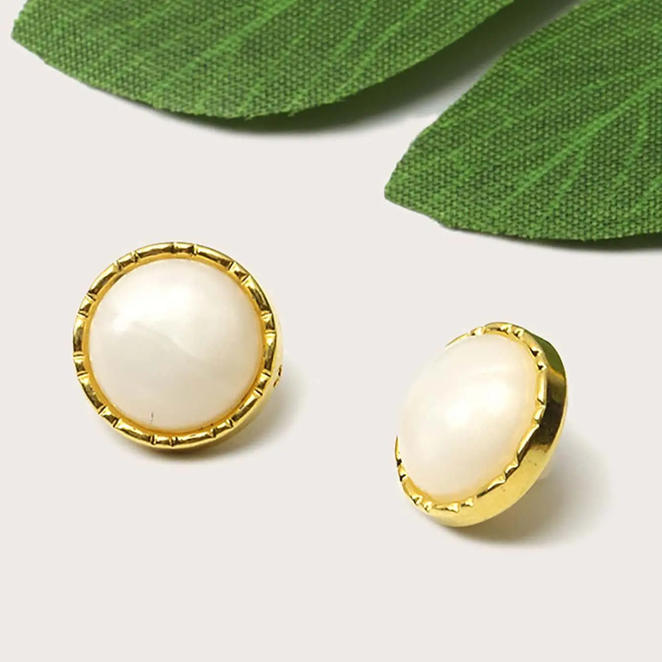 10pcs/Set White Black Color Pearl Shank Buttons Metal Back 15mm Diameter Sewing Buttons For Clothing Dress DIY Decoration