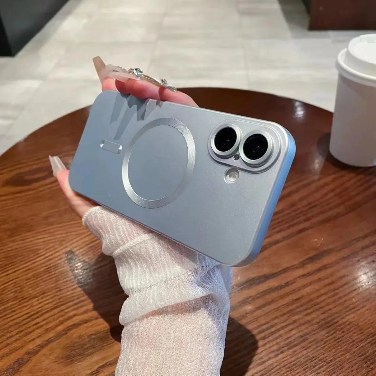 Metallic Paint Magnetic Silicone Case with Solid Color Finish