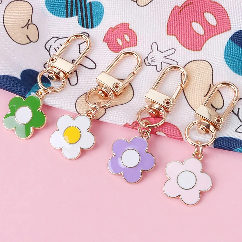 

1Pcs Metal Cute Color Small Flower Keychain Keyring Lovely Bags Pendant Decor For Girl Boy Gifts Love Pendant Headset Case Decor