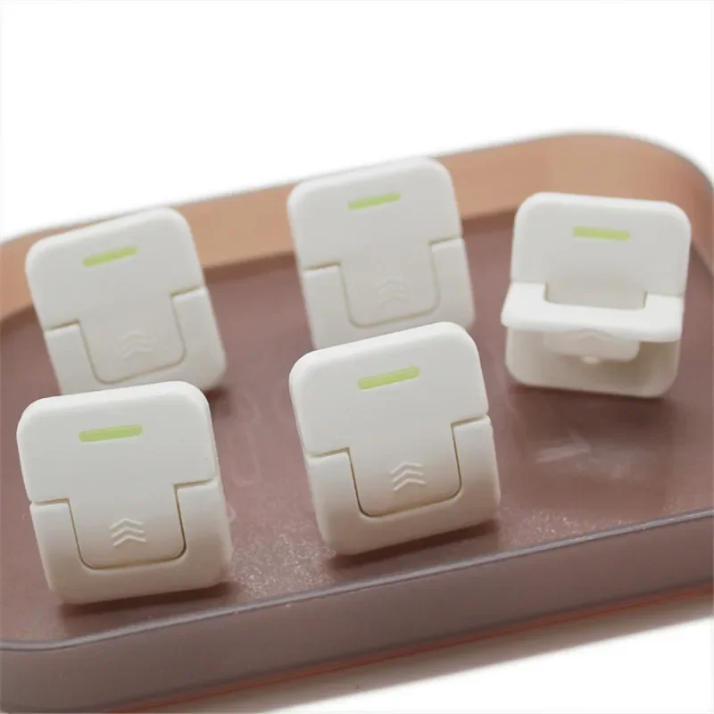 

100pc/Lot Comes with Luminous Baby Safety Electric Shock Cover Power Socket Protection 3 Phase
