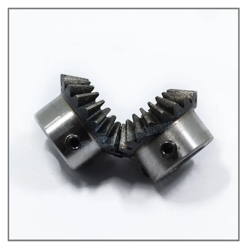 1pc Bevel Gear 1M Module 15/20 Teeth Inner Hole 5/6/7/8mm Gear 90 Degrees Meshing Angle Steel Gears Screw Hole M5 No Keyway