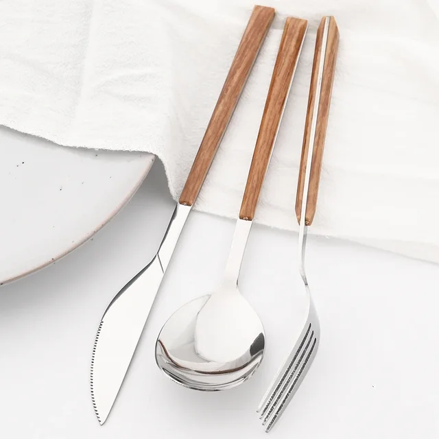 Wood-Handle Cutlery Set 4