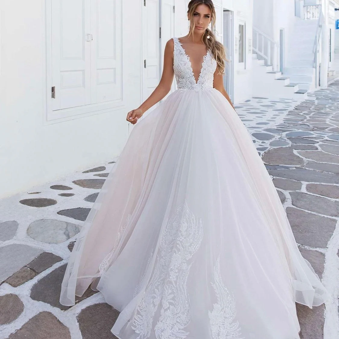

TIXLEAR Women Lace Appliques Wedding Dress A-Line Princess V-Neck Tank Sleeve Backless Tulle Floor Length Train Bridal Gown 2024