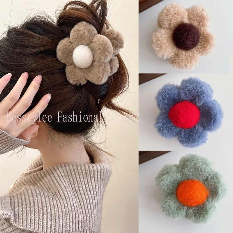 

Fashion Plush Flower Hair Claw Large Size Shark Clip Simple Barrettes Crab Claw Clip Hairgrips Autumn Winter Hair Accessories