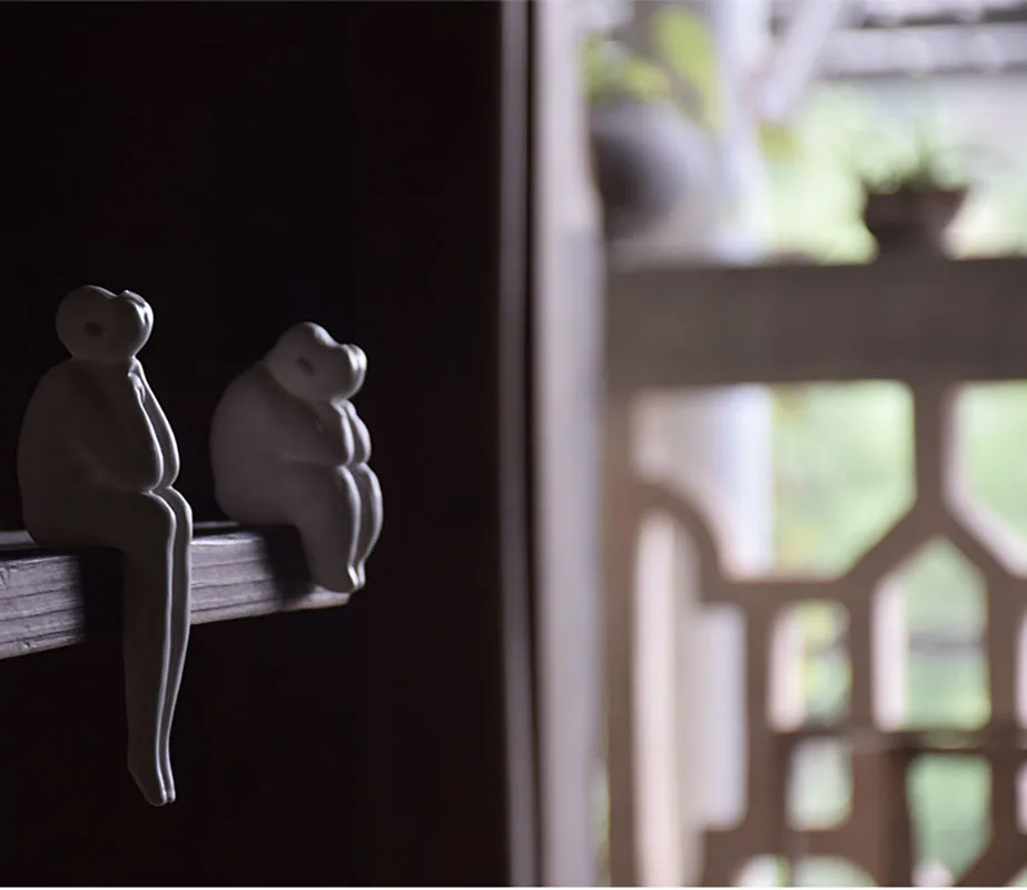 Handmade White Porcelain Ornaments, Creative Ceramic Ornaments, Home Cabinet, Bookshelf, Computer, Lovely