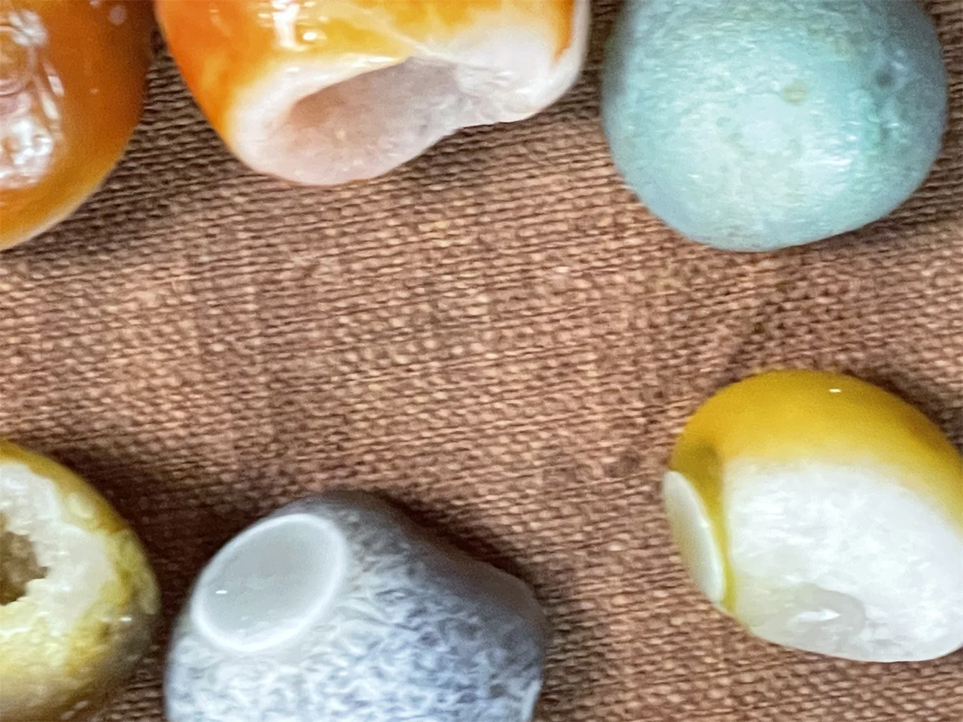 1pcs/lot Special Rare Natural Gobi Agate Geode Rough multicolored Eye pattern Meditation and healing small Ornaments