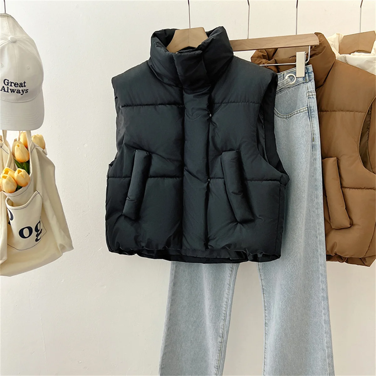 Autumn And Winter Women's Short Cotton Down Vest Short Stand-up Collar Warm Sleeveless Quilted Vest Outdoor Travel Jacket Tops
