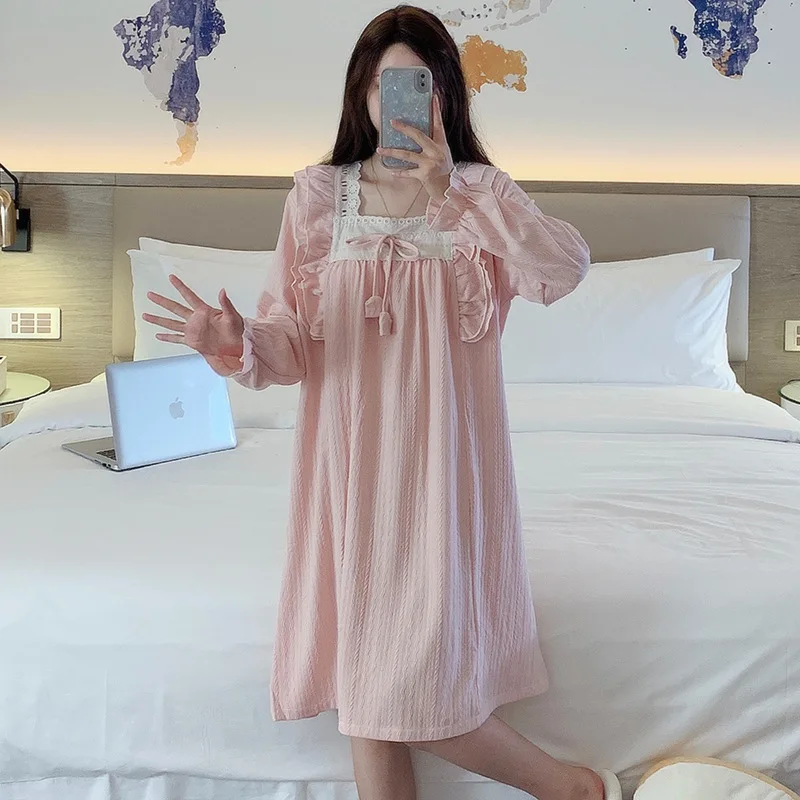 Women's Spring and Autumn Long Sleeved Pajamas with Chest Pads, Square Neckline and Lace for Home Wear, Can Be Worn Externally