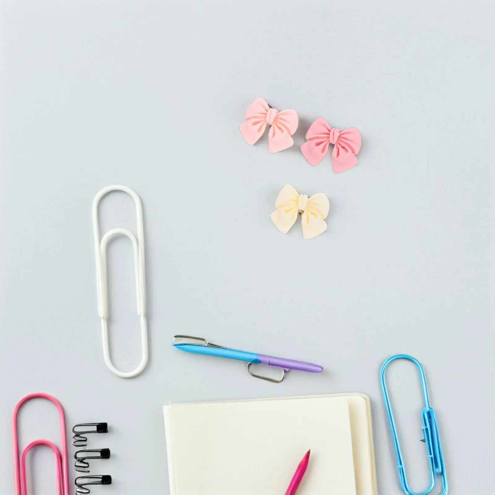 40Pcs 활 모양의 수지 푸시 핀 장식 코르크 보드 액세서리 벽 사진 디스플레이 메모 사무실 게시판 핀