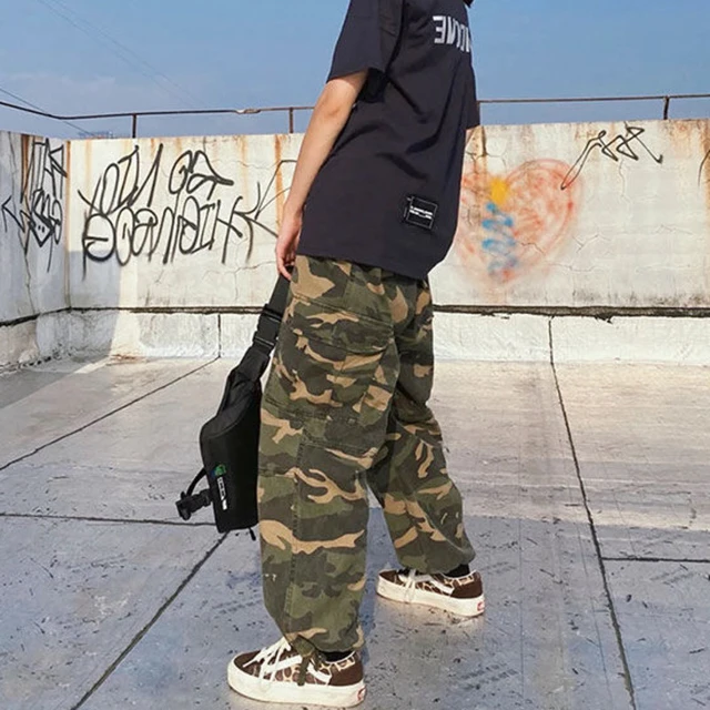 Outfit Ideas With Camo Cargo Pants For Men And Women