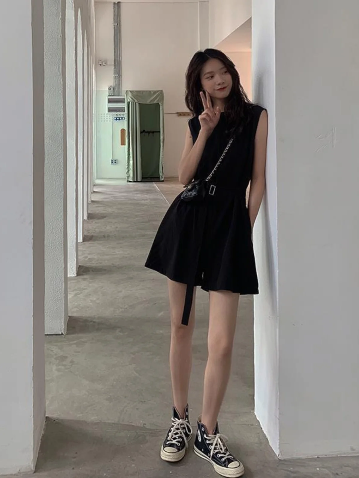 

Женский комбинезон с круглым вырезом, однотонный Свободный Повседневный комбинезон без рукавов, модель T143 на лето