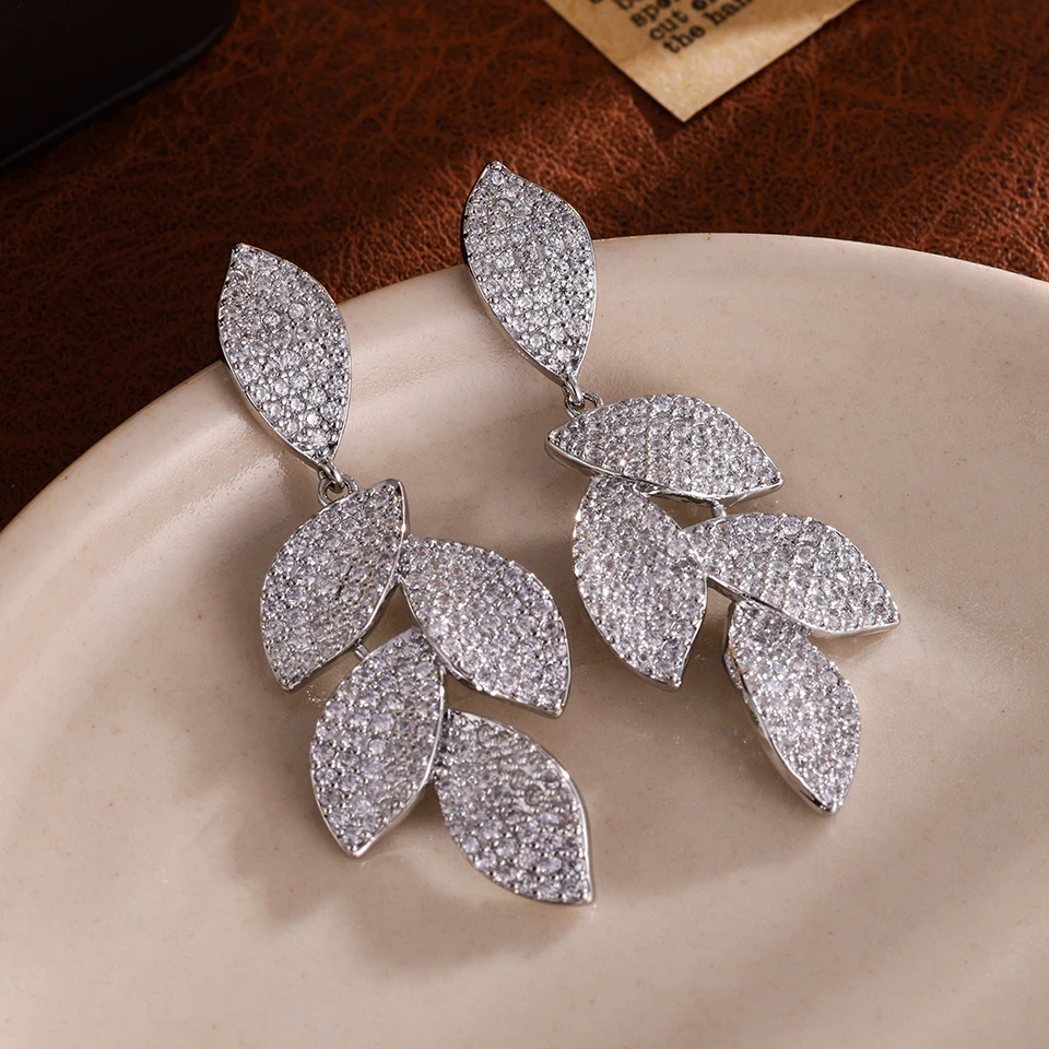 ZAKOL Wunderschöne schillernde, vollständig mit Mikro-Intarsien, Zirkonia, Blatt-Blumen-Tropfenohrringe, eleganter Braut-Ohrring, Hochzeitsschmuck
