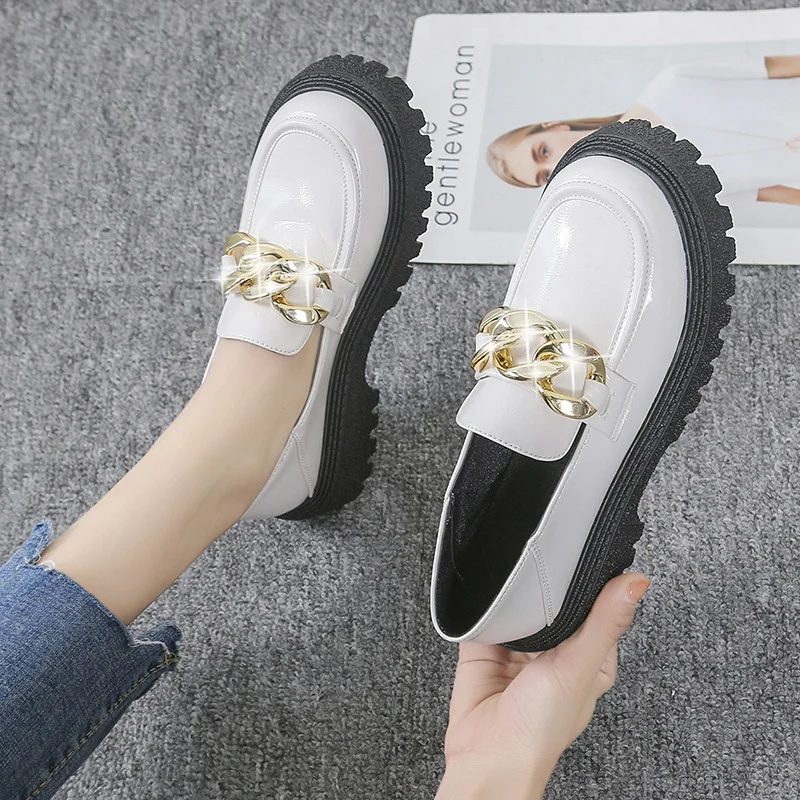 Mocasines gruesos de charol para mujer, zapatos de plataforma con punta  redonda y cadena de Metal, planos sin cordones, hechos a mano, Kawaii| Zapatos vulcanizados de mujer| - AliExpress
