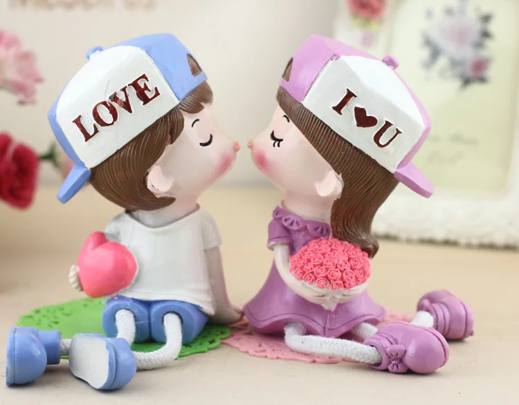2pcs/set Miniature Ornaments Resin Dolls Hanging Feet Boy Girl Lovers Couple Figurines Craft Wedding Accessories Birthday Gifts