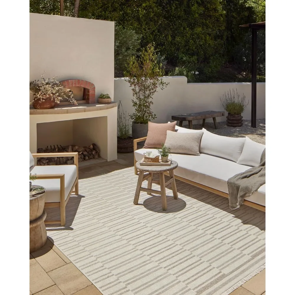 

Outdoor Area Rug 5'-1" X 7'-7"