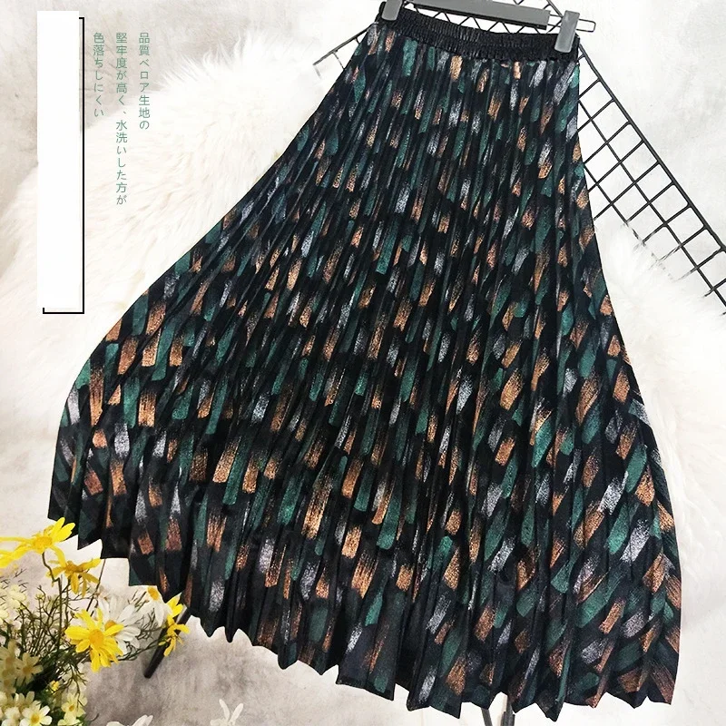 

2023 Spring and Autumn New High Quality Office Lady Graffiti Printed Gold Velvet Long Pleated Skirt