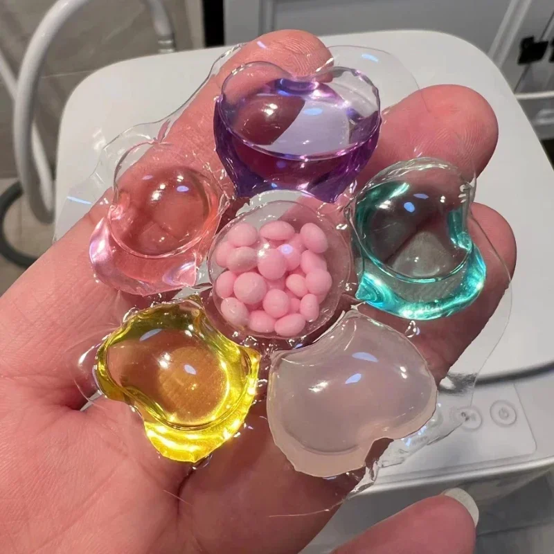 6-in-1 Laundry Beads Lasting Fragrance Decontamination Concentrated Laundry Liquid Stain Cleaning Balls