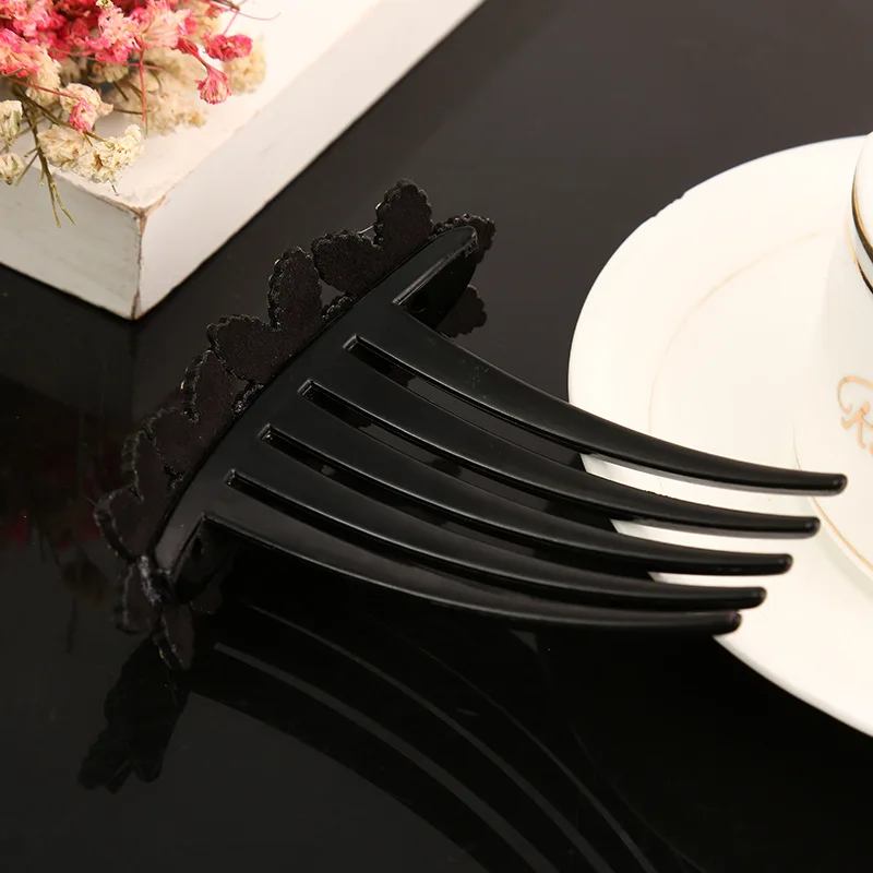 Рисунок 6 - Простые гребни для волос в Корейском