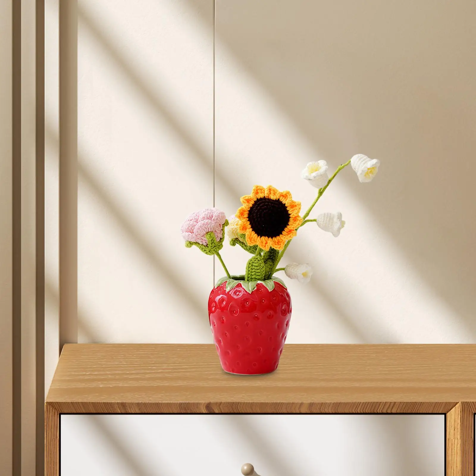 Strawberry Ceramic Flower Vase Creative Modern Cute Fruit Vase Decorative Table Vase for Coffee Table Office Desk Kitchen Gift