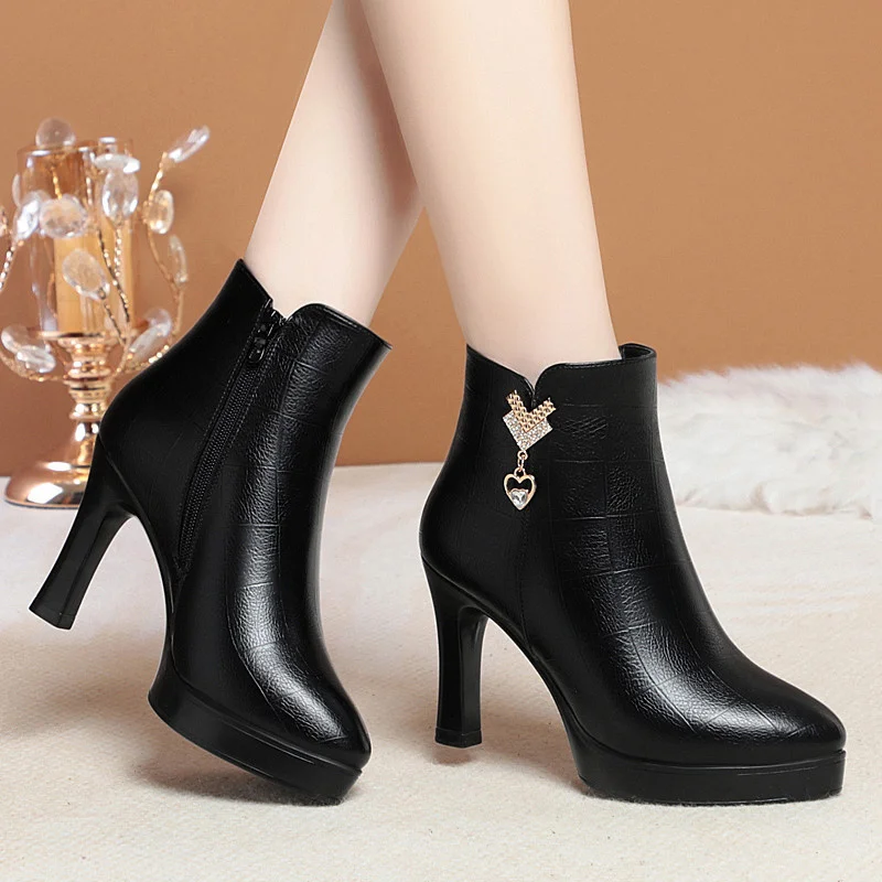 Comfortable Soft Leather Warm Winter Short Boots Women Platform Boots Block High Heels Ankle Boots for Office Mom Model