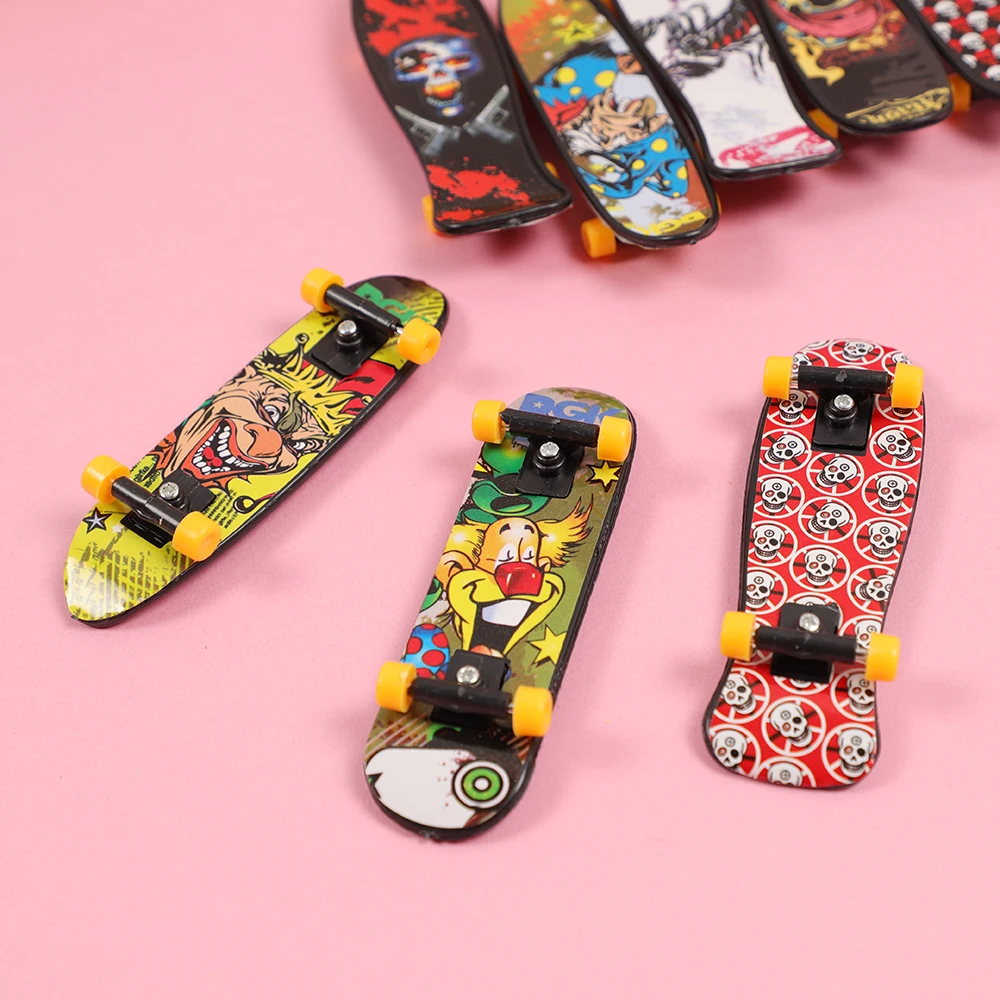10Pcs Plastic Finger Skateboard Game Toys For Kids Birthday Party Favors Christmas Pinata Fillers Boy Girls Guest Gifts