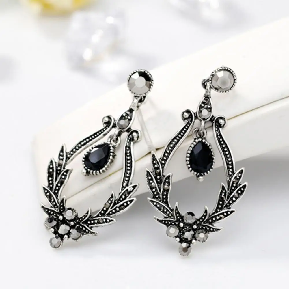 1 Pair Elegant Dangle Earrings Hollow Out Wearresistant Ear Decoration