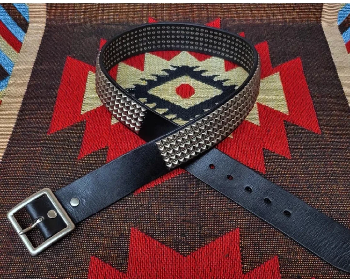 Black ten square claw nails