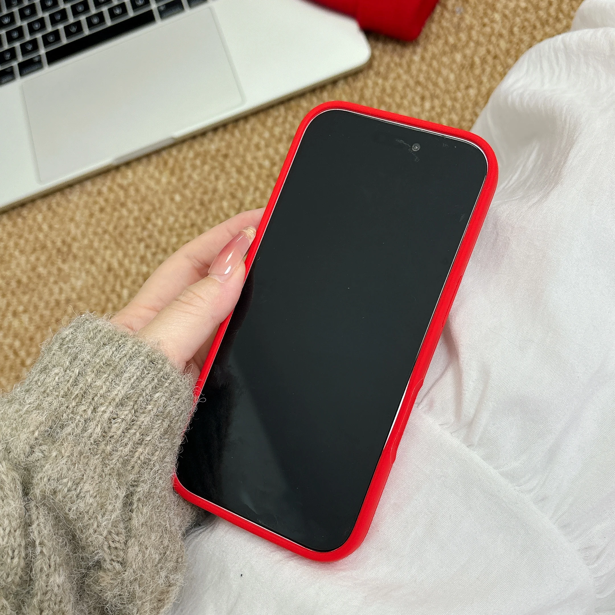 Premium Liquid Silicone Magnetic Wireless Charging Case - Chinese Red
