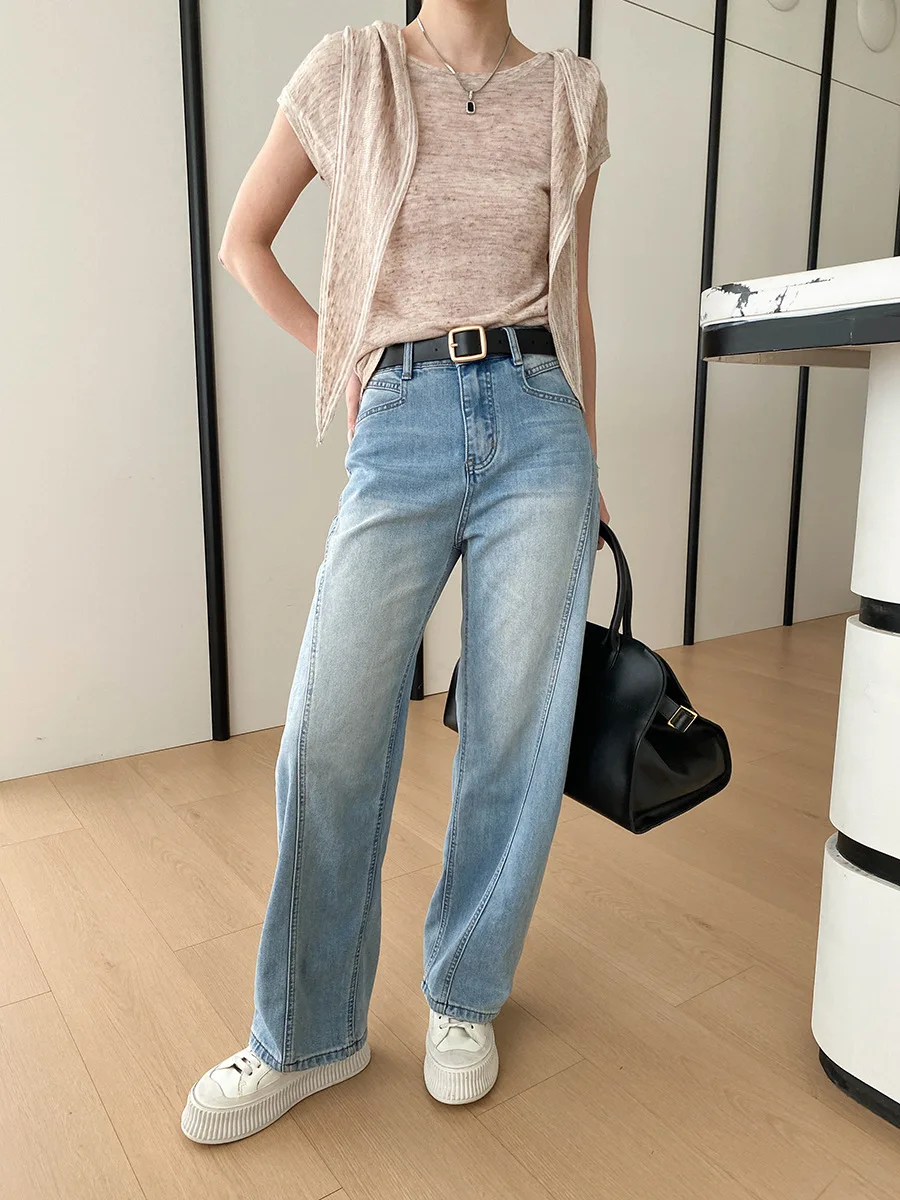 Frühlings- und Sommer-Damen-T-Shirt mit einfarbigem Revers und Taillenbund, ärmellos, figurbetont, aus Strickstoff. – Detail 38