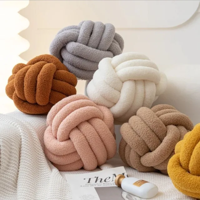 Coussin en peluche Globe à nœud esthétique, boule nordique, oreiller décoratif pour canapé, coussin de dos doux pour dormir 4