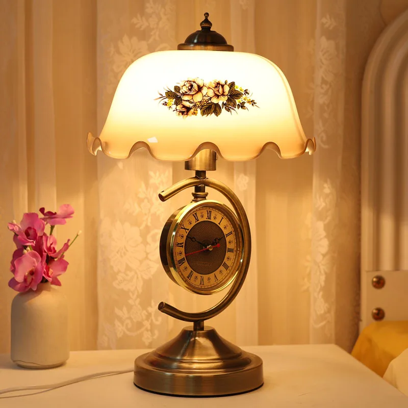 

Retro Retro European Glass Lamp Retro Republican Style Clock Decorative Table Lamp Living Room Bedroom Bedside Desk Lamp