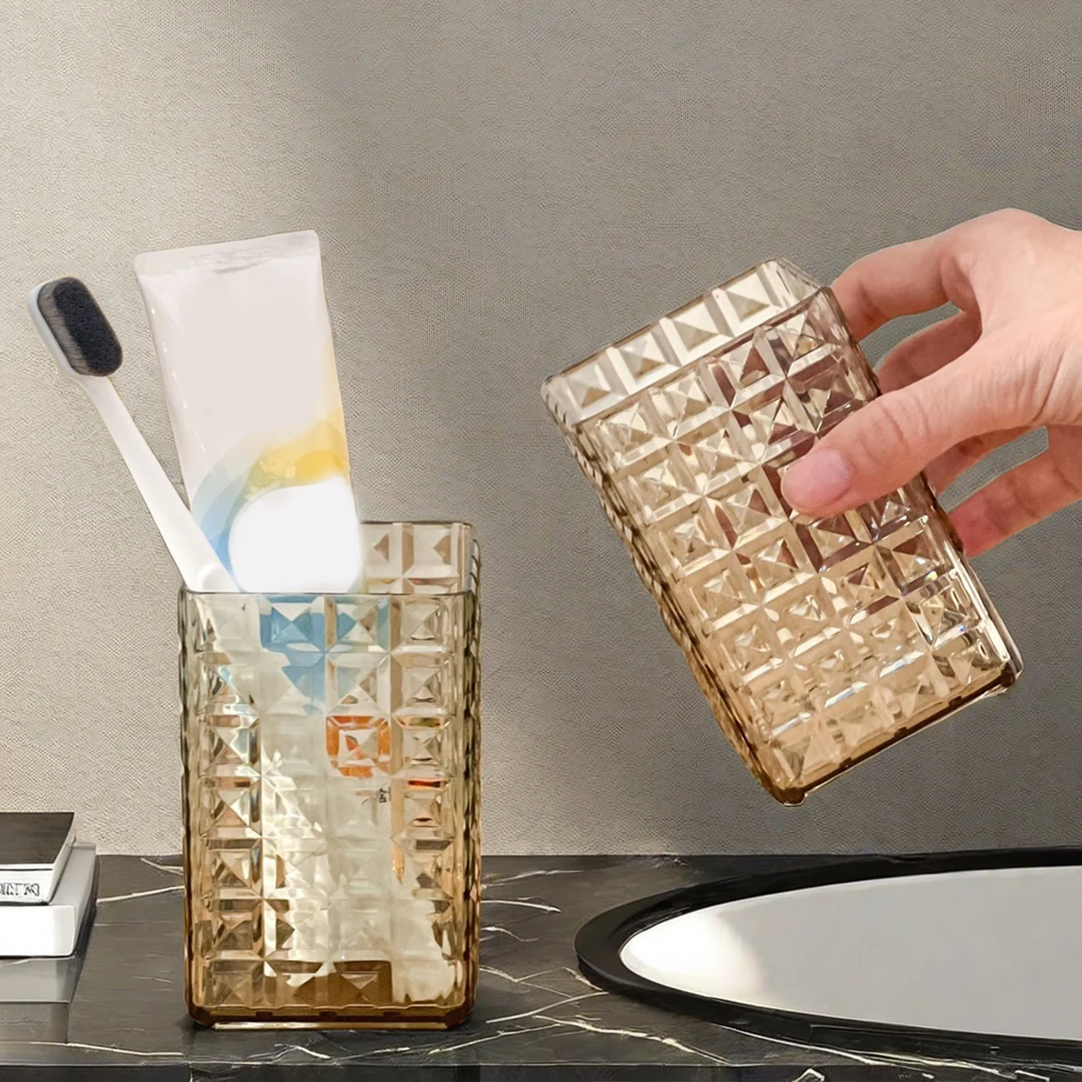 Transparent Plastic Mouthwash Cup Reusable Toothbrush Holder_voghion.com
