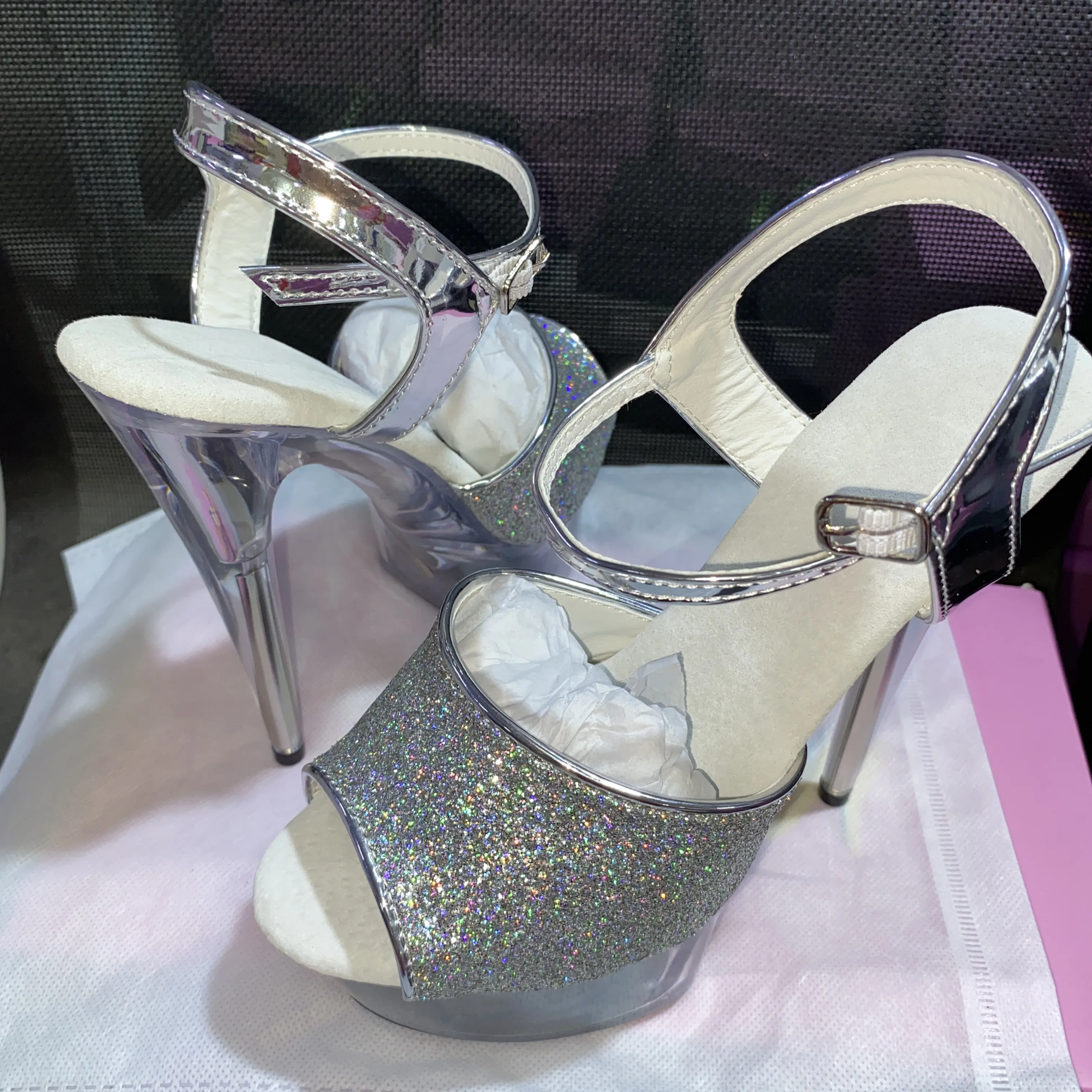 

Women's chunky crystal wedding shoe, shiny silver sequined upper 15cm high-heeled sandals