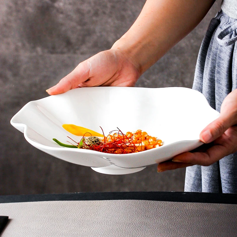 Ceramic Simple Dish Western Dish Hotel Household Special-shaped Salad Bowl Shell Bowl Unique, Creative and Beautiful Soup Plate