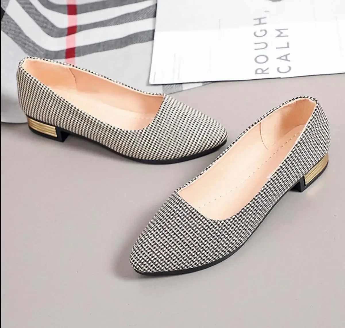 Large Lightweight Soft Sole Casual Shoes for Women's Versatile, Non slip, Comfortable Flat Sole Women's Single Shoe