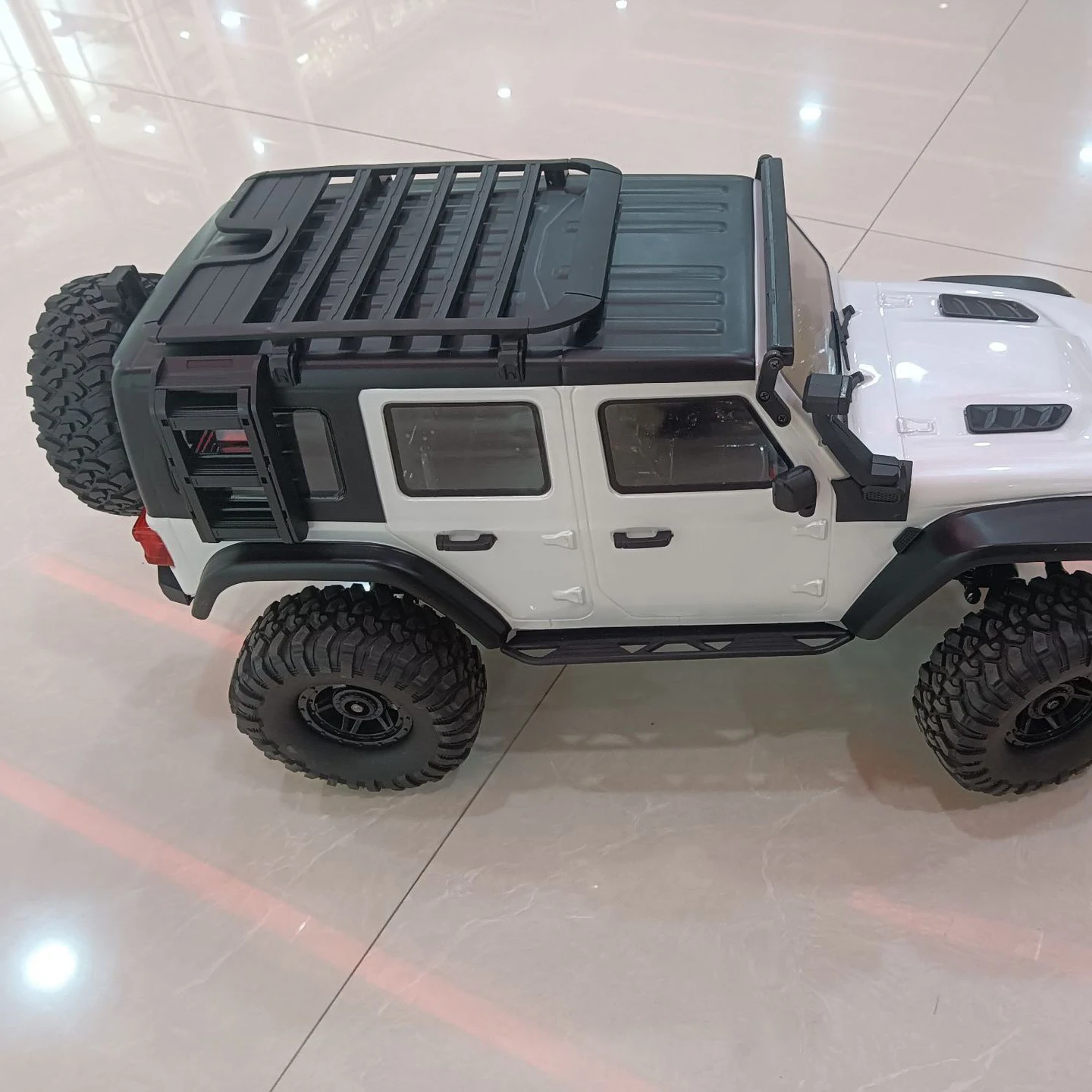 HB 1/10 4WD R1011 New Upgraded Wrangler RTR RC Electric with capstan Differential Lock Climbing Off-Road Vehicle Model Adult toy 5