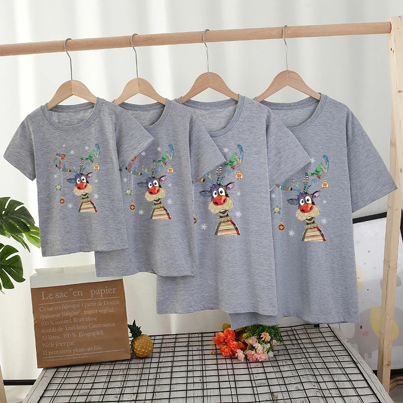 thumbnail image 1 of Look navideño para mamá e hijo, ropa de moda con ciervos para niños, camisetas, mamelucos para bebés, conjuntos para niños, trajes familiares a juego, 1 of 5
