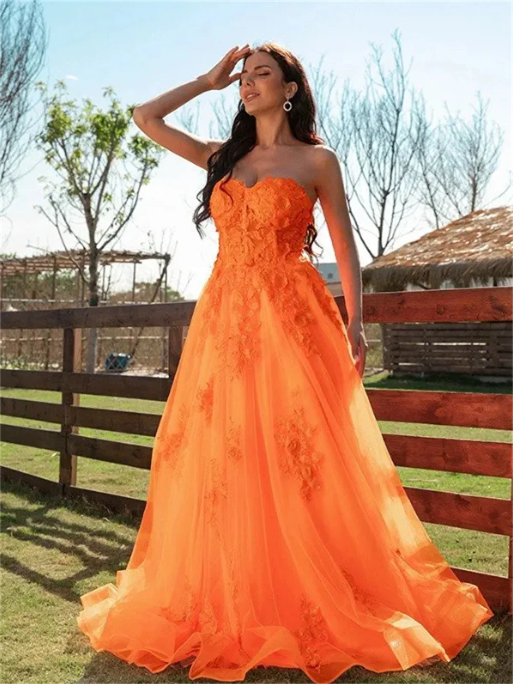 

Exquisite Lace Appliques Prom Dress Hot SaleSexy Backless Orange A Line Strapless Ruffles Tulle Dresses فساتين للمناسبات الرسمية