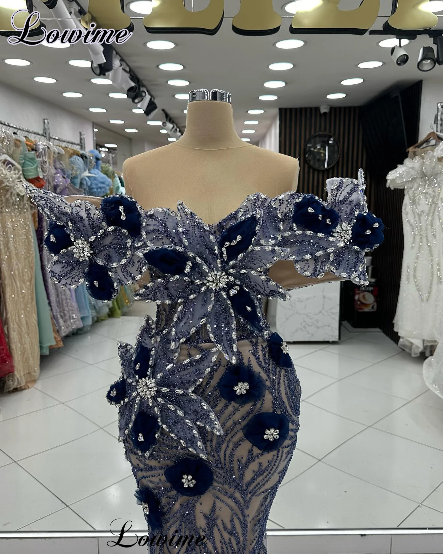 Cocktail Dresses Mermaid Sheer Neck Crystals Celebrity Dresses Evening Party Customized
