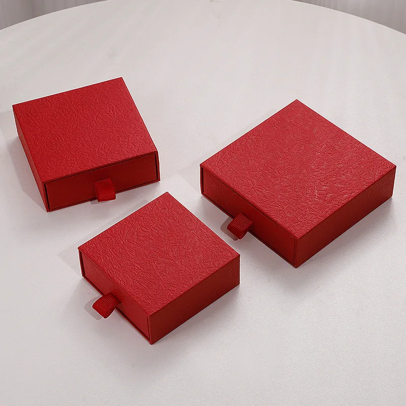 24 Stück Schubladenboxen aus Karton, 9*9*3,2cm, für Halsketten, Ohrringe, Eheringe, Schmuckverpackung, Schwarze Papierbox mit Grauem Schaumstoff, Großpackung – Detail 17