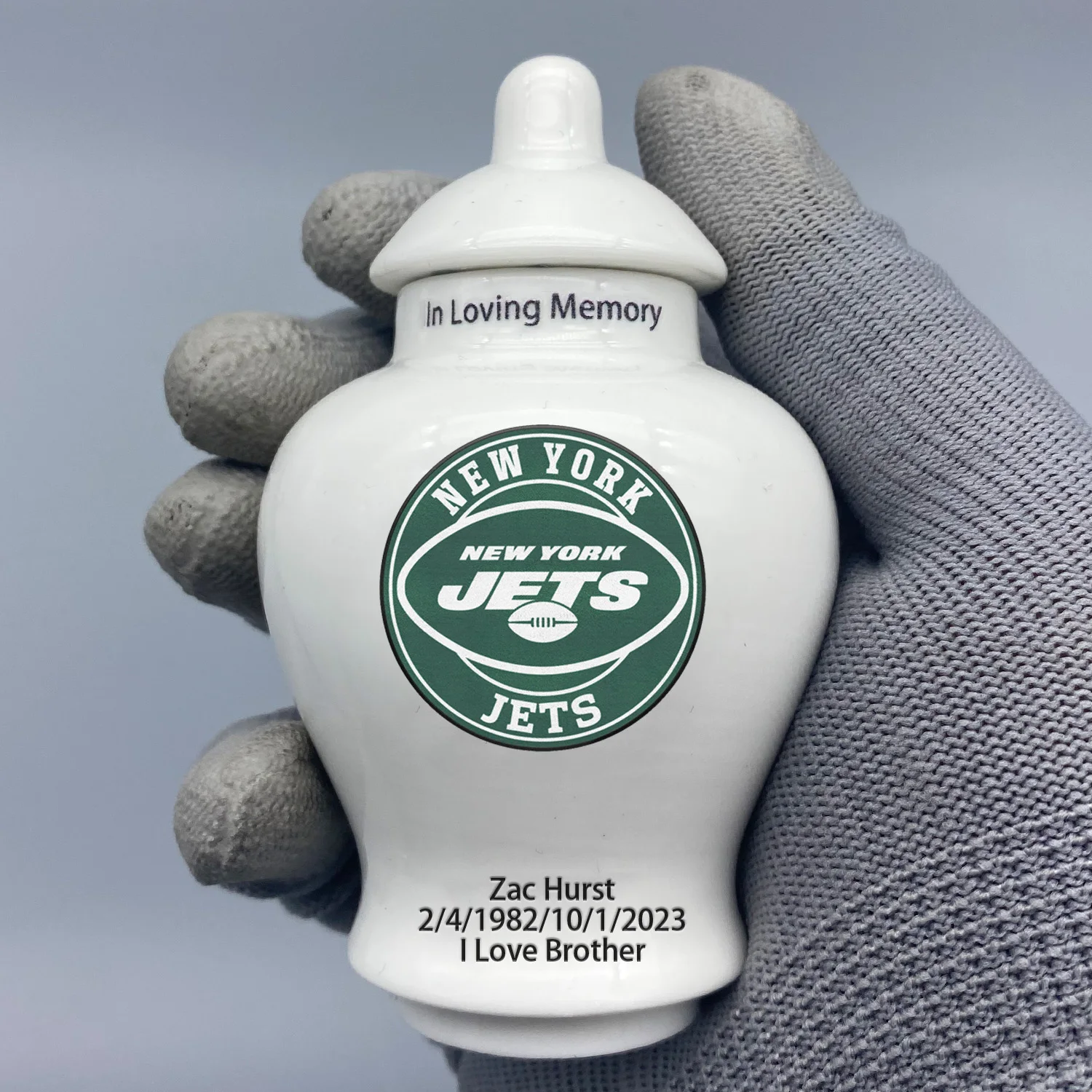 

Mini Urn for New York Jets-themed Logo Custom Urn.Send me the name/date you want to appear on the urn by Remarks Message.