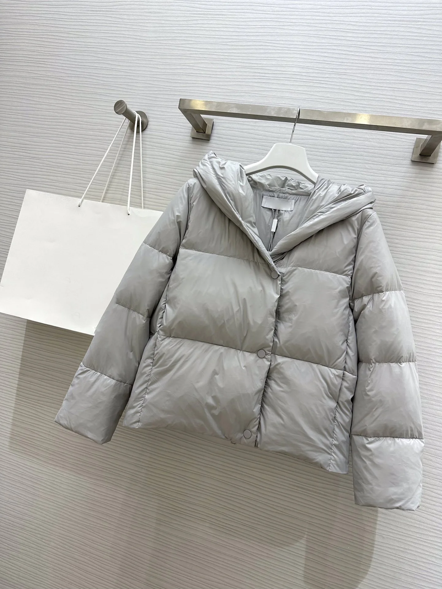 

2023 Women's Clothing Simple hooded short down jacketAutumn Winter New 1.125