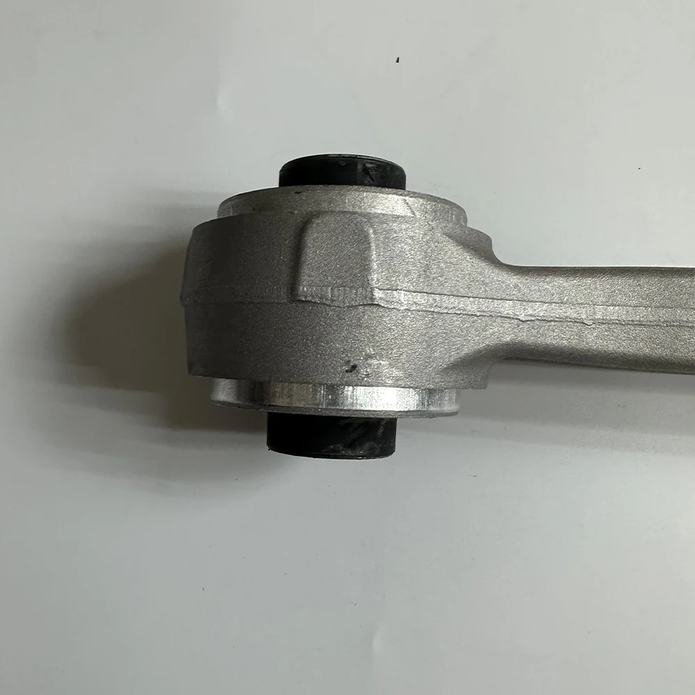 ذراع تعليق أمامي يسار/يمين موديل S 104895100B