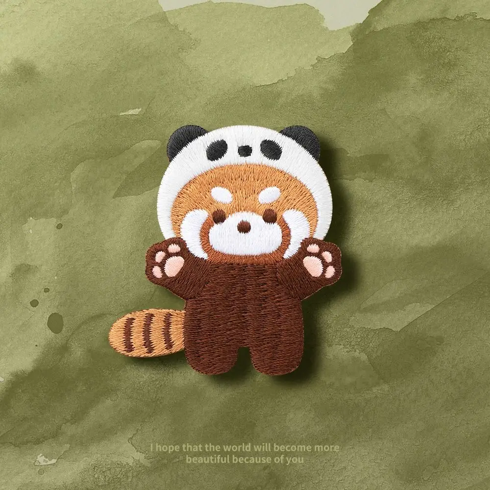 Spilla Panda Rosso Squalo Spilla Animale Tigre Panda Cartone Animato Spilla Lupo Ricamo Spilla Panda Rossa Accessorio Di Abbigliamento
