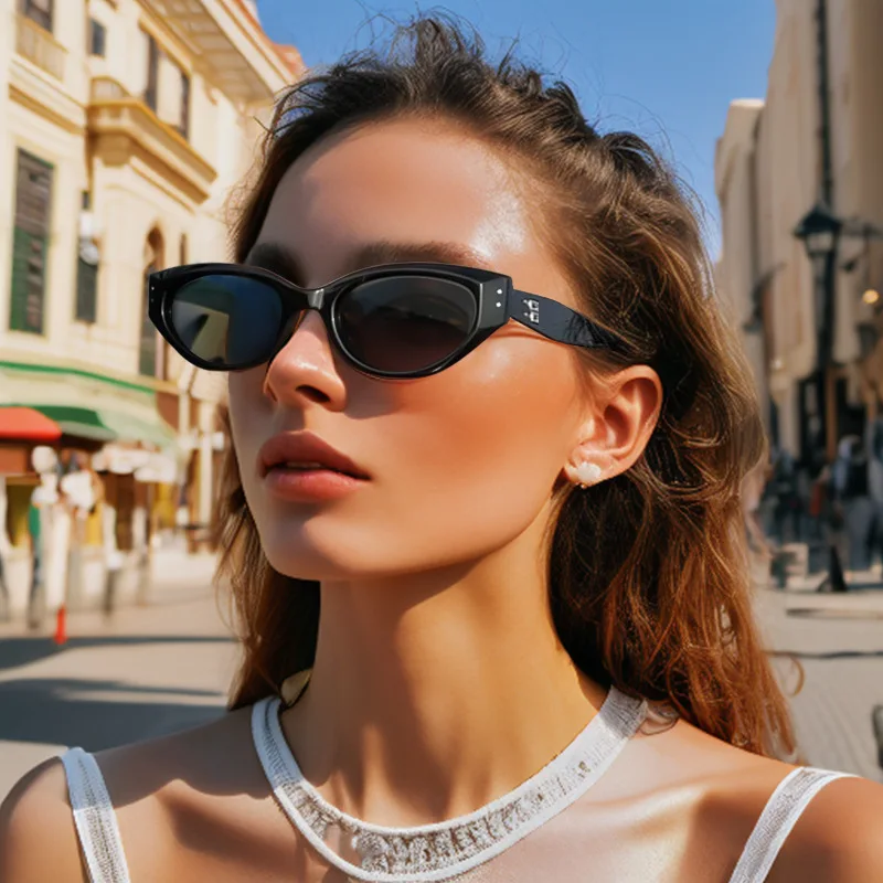 

The new cat-eye sunglasses of the big brand, men's and women's high-end plate anti-ultraviolet fashion and versatile sunglasses