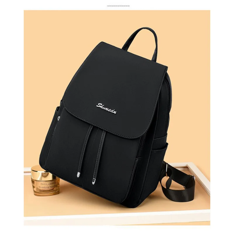 Lightweight and durable women's backpack, designed for both shoulder and travel use, made of Oxford fabric to accompany you on y