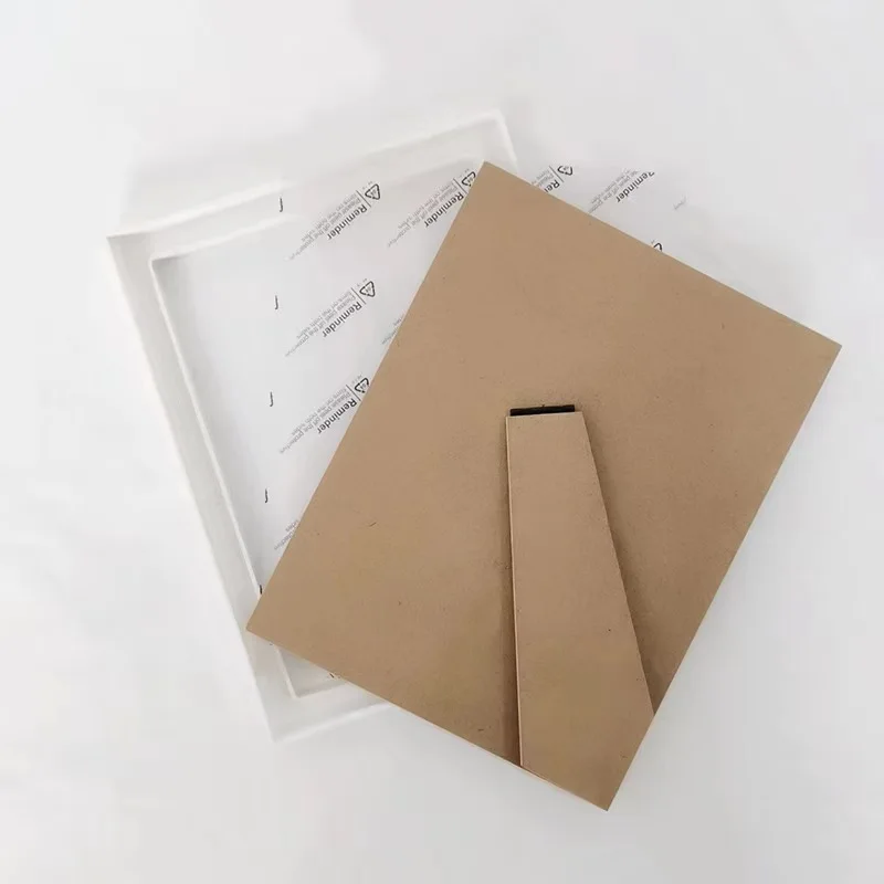 Photo Frame Plastic Small Photo Frame Outer Diameter 17x22cm Inner Diameter 15x20cm Picture Frame Children's Diamond Picture