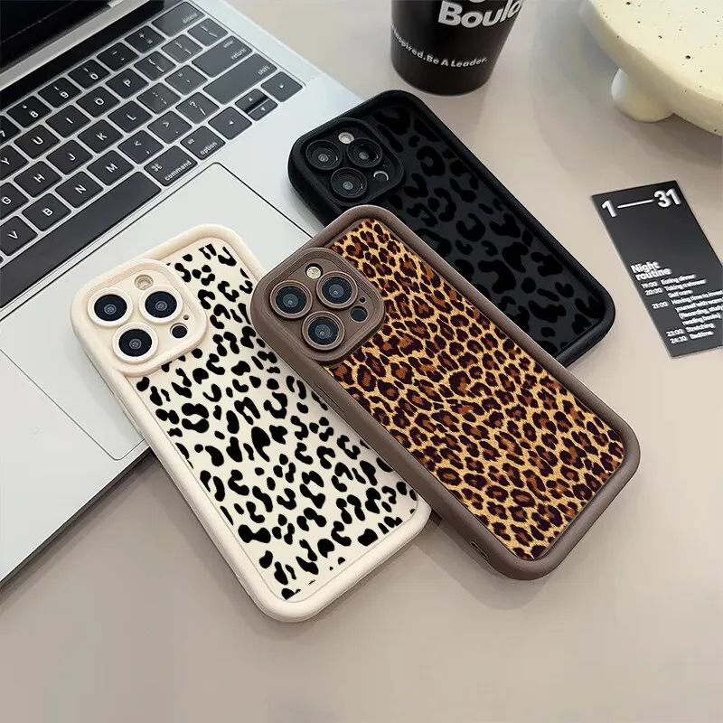 Retro Leopard Phone Case - Stylish Protective Cover