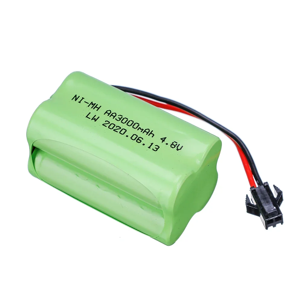 Batterie rechargeable NiMH 4.8V 3000mAh pour robot RC, posée sur une surface antidérapante