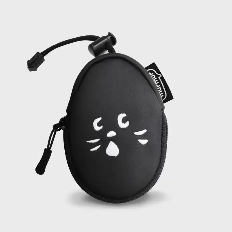 thumbnail image 1 of Monedero portátil compacto con cordón y bordado de gato sorprendido de Nya con dibujos animados japoneses y coreanos, 1 of 5